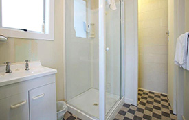 Studio Apartment bathroom